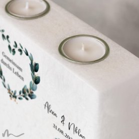 Hochzeitskerze breites Holzelement Blätterherz 20 x 20 cm